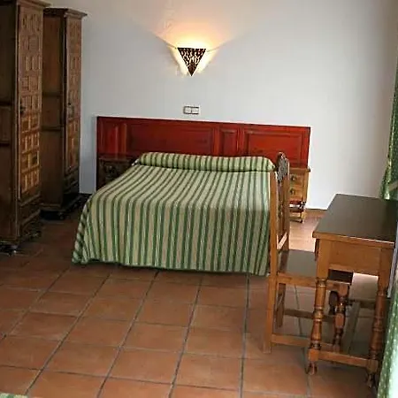 Hotel Rural Restaurante La Enoteca Del Marques 3*